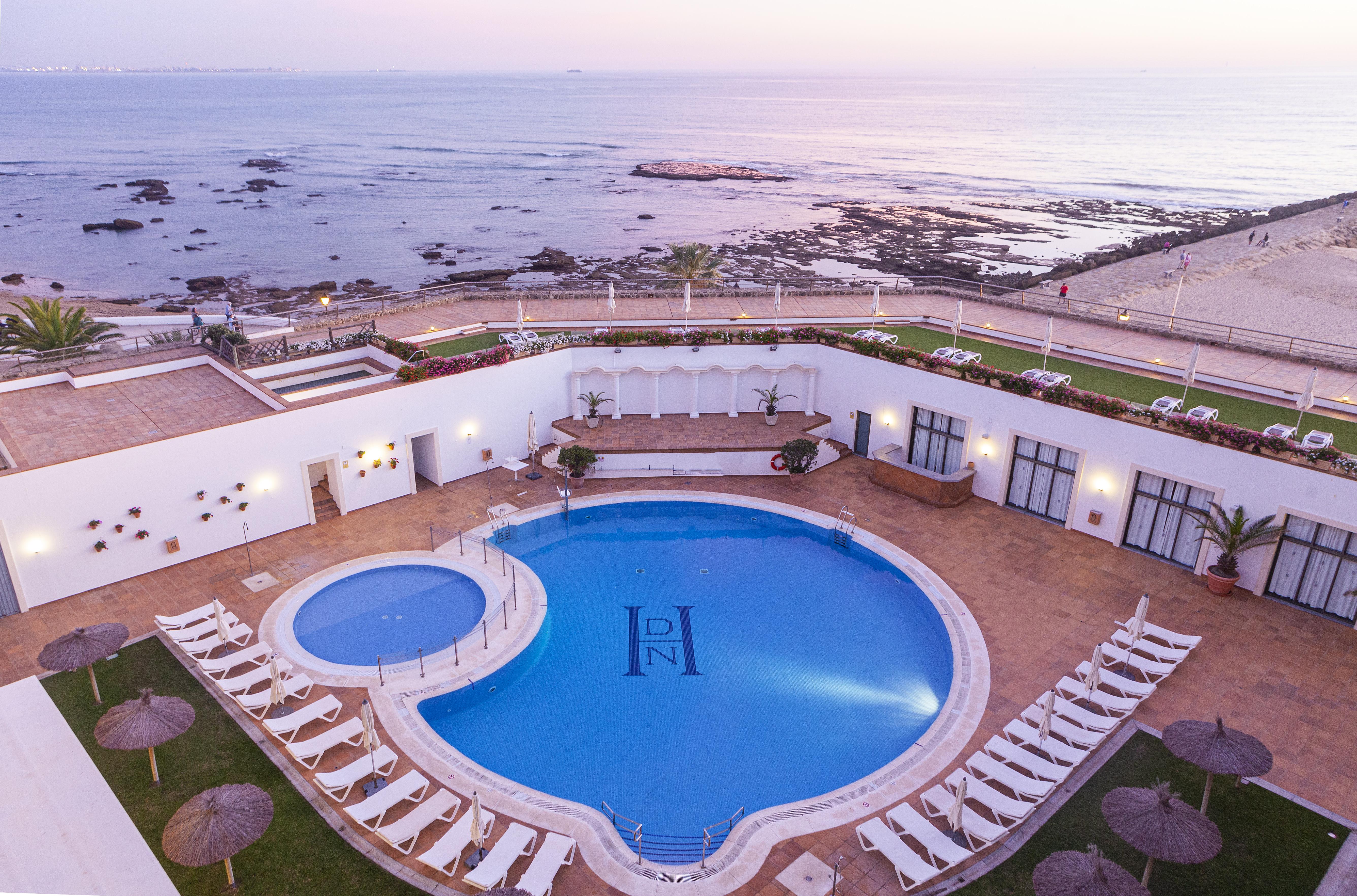 Hotel Duque De Najera Rota Exterior photo